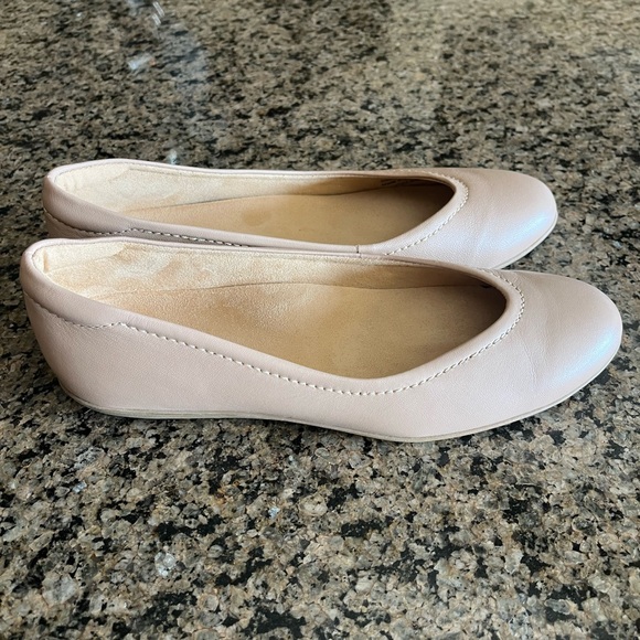 Naturalizer Vivienne Ballet Flat Shoes - Picture 4 of 8